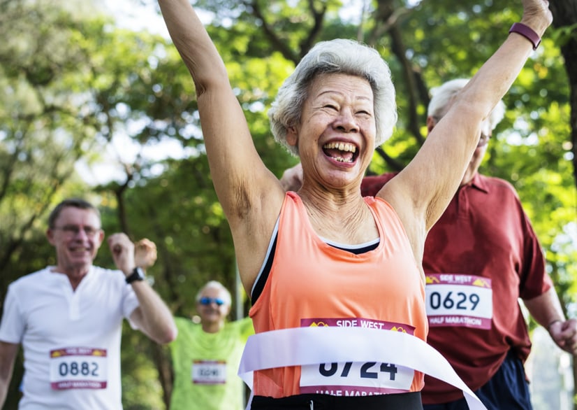 woman running marathon